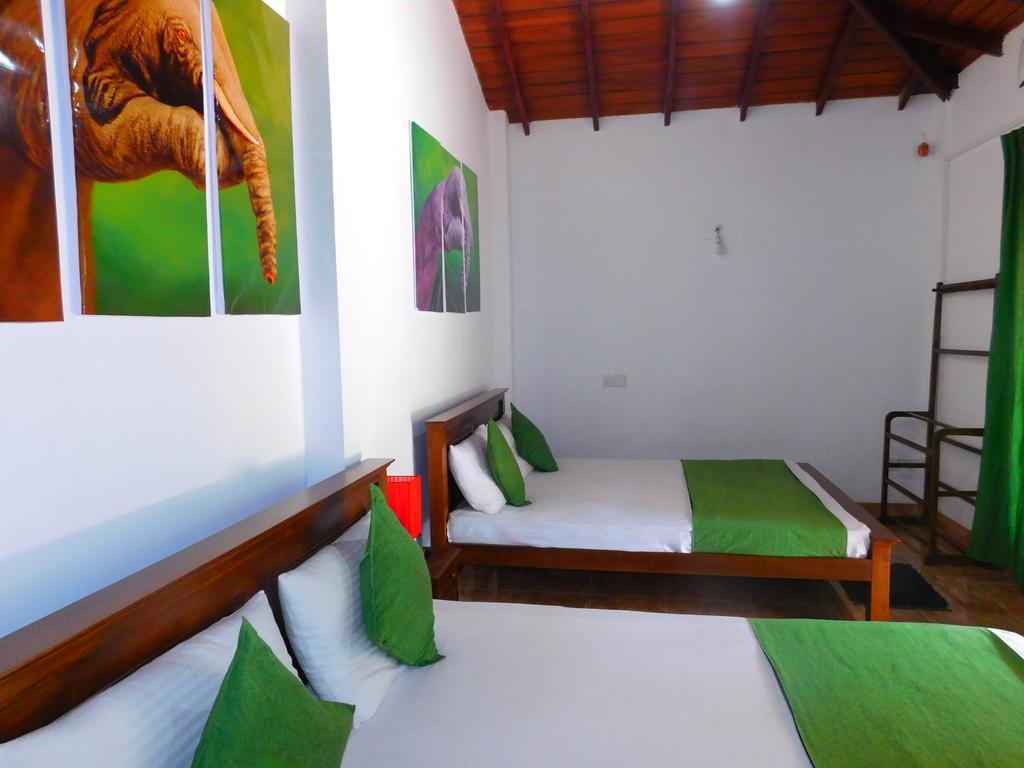 Mount Mirror Resort Kandy Exterior foto