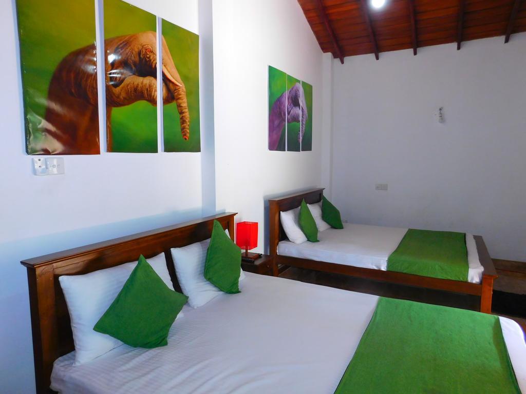 Mount Mirror Resort Kandy Exterior foto